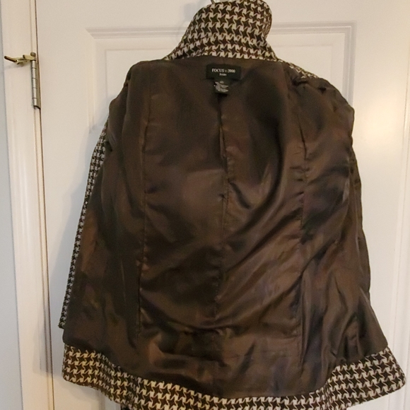 Jacket - Picture 4 of 4